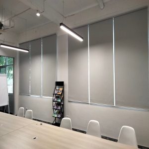 Rèm Cuốn Văn Phòng Màu Ghi Sáng