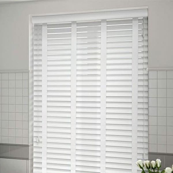 Rèm gỗ cửa sổ màu trắng giá giảm